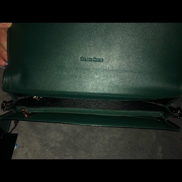 Green patent leather clutch purse by Dilaks Italy. - Picture 6 of 8